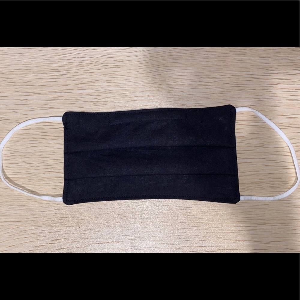 Black reusable face mask